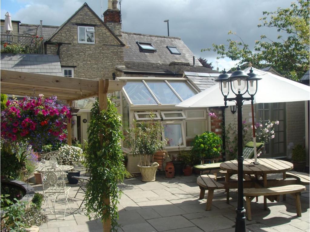 The Old Brewhouse Bed & Breakfast Cirencester Exterior foto